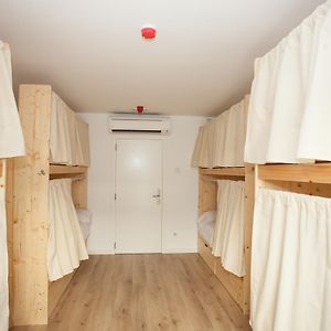 Schlafsaal Zimmer