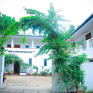 Dormitory Room Mixed