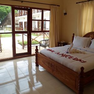 Standard Zimmer mit Kingsize-Bett