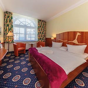 Standard Zimmer mit Kingsize-Bett