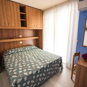 Camera con letto king size