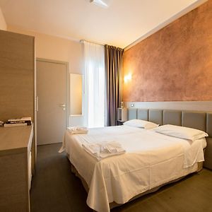 Camera con letto king size