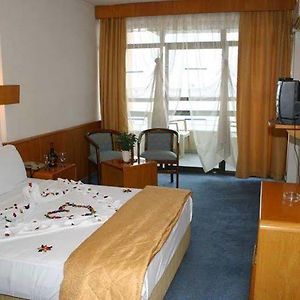 Kamer met een Queen Size Bed