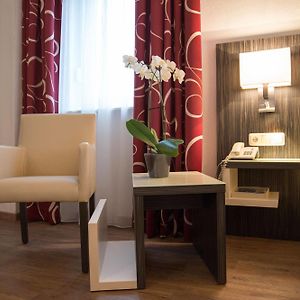 Comfort Zimmer mit Kingsize-Bett