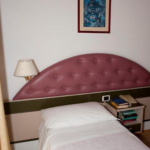 Camera con letto king size