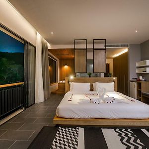 Grand Deluxe Zimmer mit Kingsize-Bett