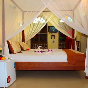Standard Zimmer mit Kingsize-Bett