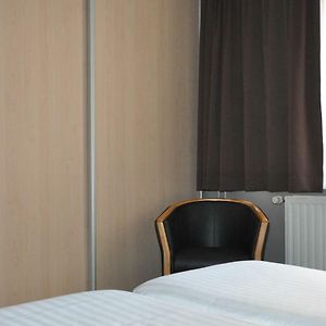 Standard Zimmer mit Kingsize-Bett