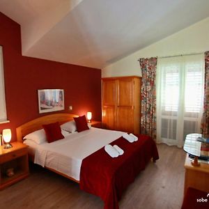 Apartment & Rooms Antonijela