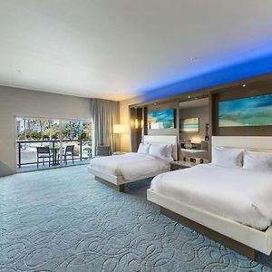 Chambre Lit Queen-Size avec Accès aux Personnes Handicapées