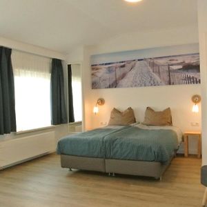 Standard Zimmer mit Kingsize-Bett
