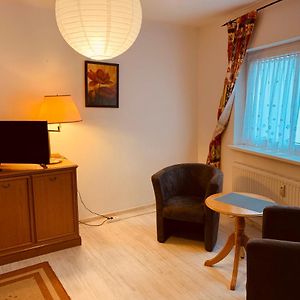 Zimmer mit Kingsize-Bett