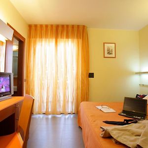 Camera con letto king size