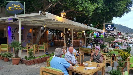 Bade Cafe & Bar