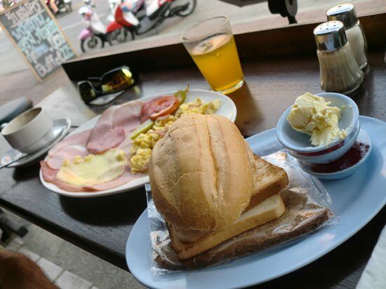 Anton Restaurant