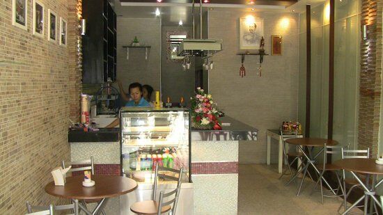 Tirak Coffee Bar & Grill