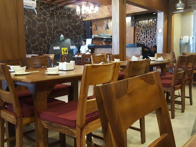Warung Laota