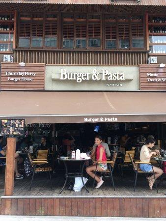 Burger & Pasta