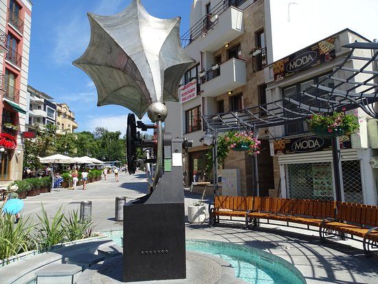 Sculpture of Gramophone