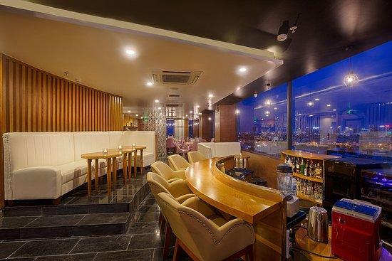 Air Restaurant & Bar