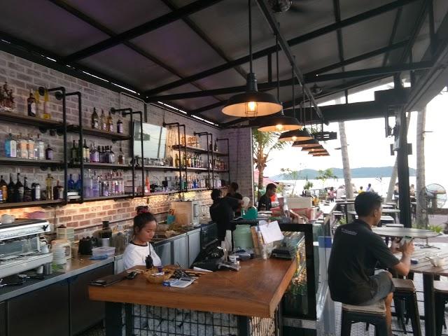 Thirstday Bar and Restaurant