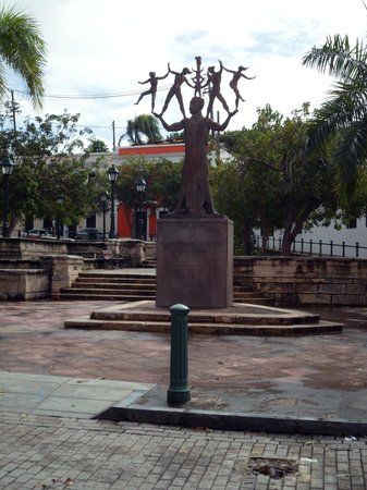Monument to Eugenio Maria de Hostos