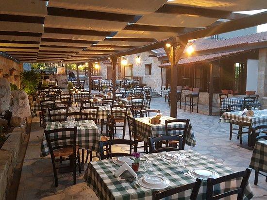 Taverna eparxiaki