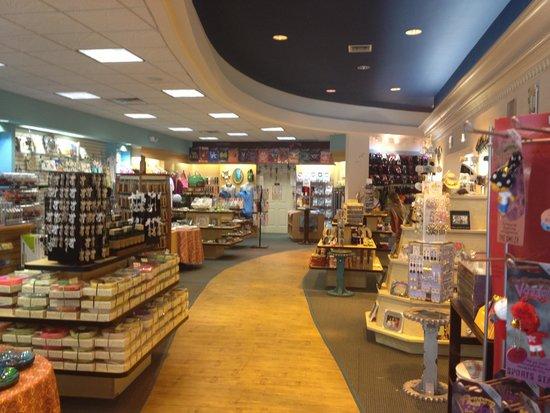 Cinnamon Bear Country Store