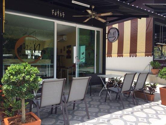 M&N Coffee House