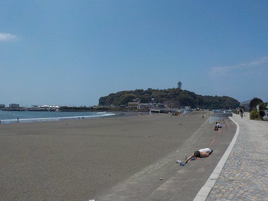 Katase Higashihama Beach