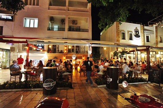FiFi Bistro