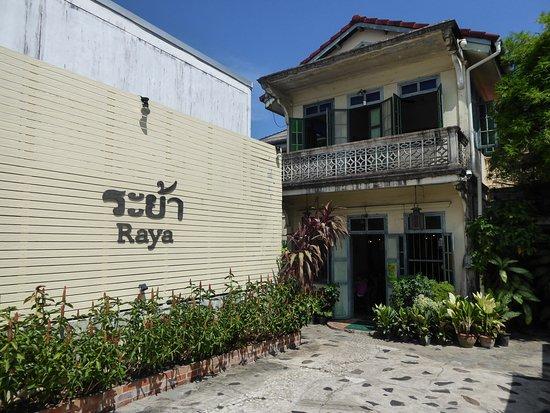 Raya Restaurant
