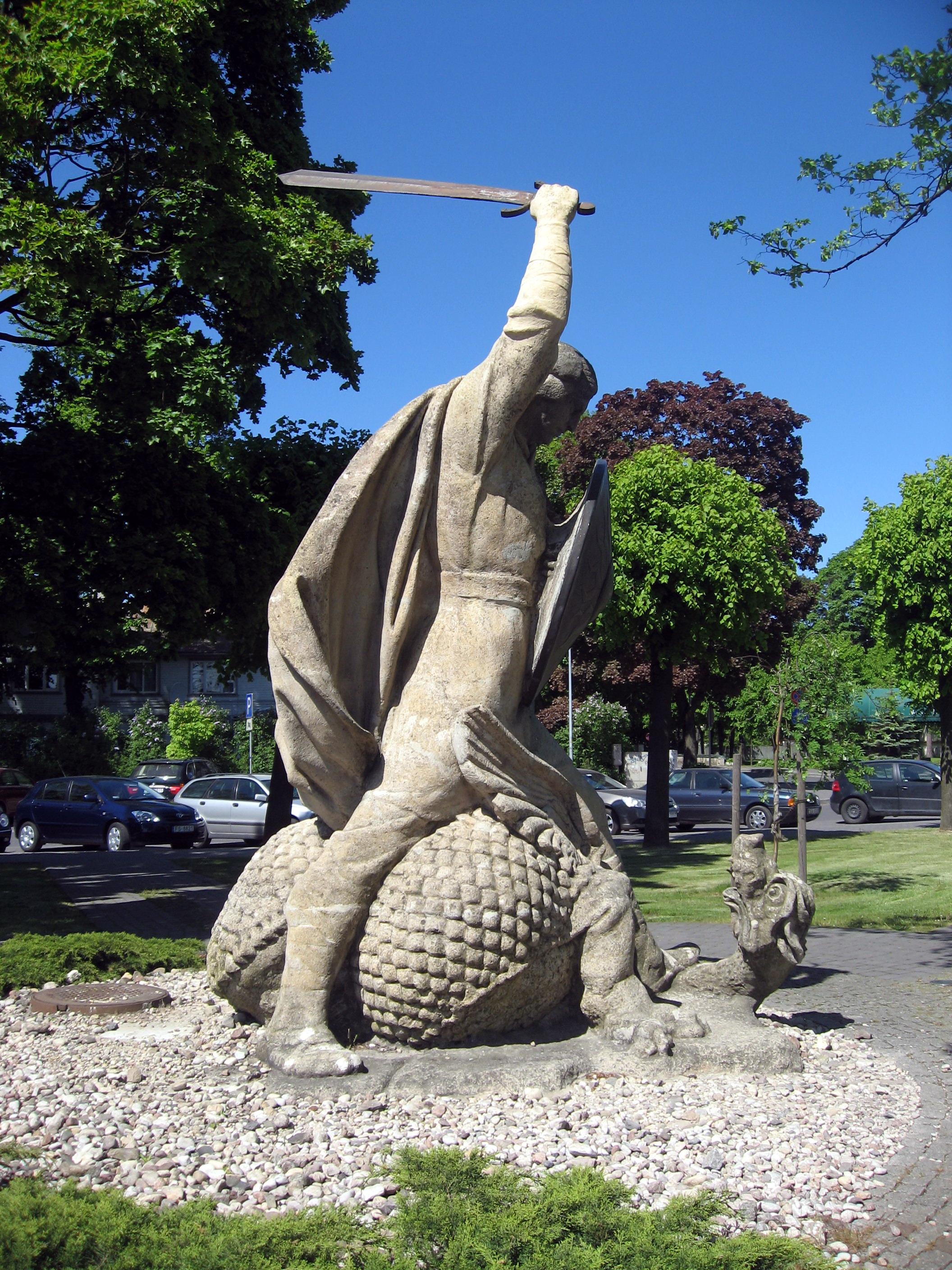 Sculpture "Bearslayer"