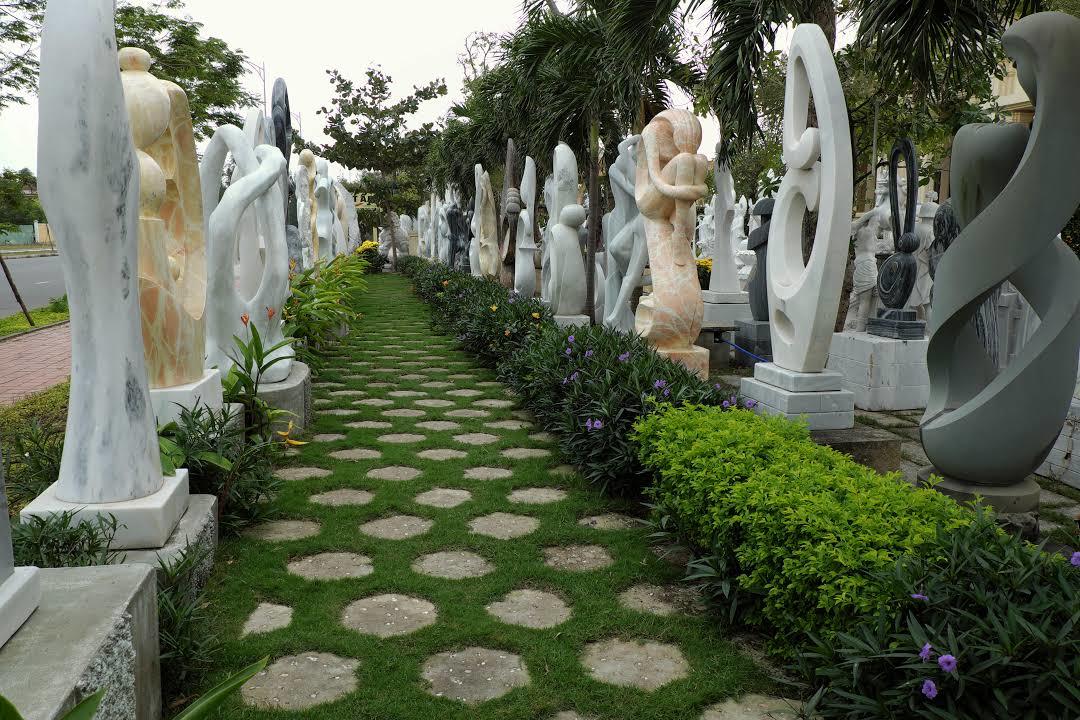 Non Nuoc Taş Oymacılığı Köyü