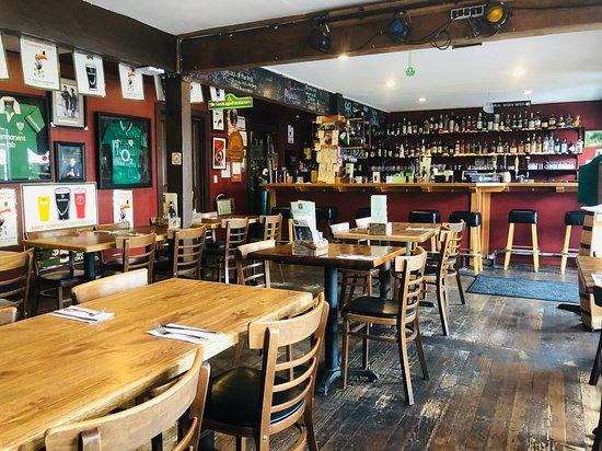 Nana's Irish Pub