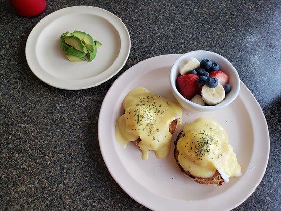 Mango Sun Cafe and Grill