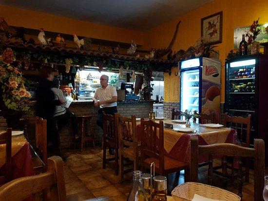 Bodegon Damary
