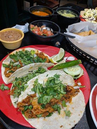 Los Molcajetes