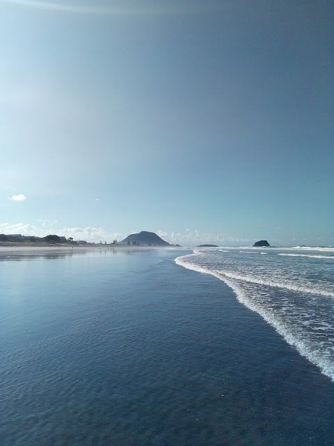 Omanu Beach