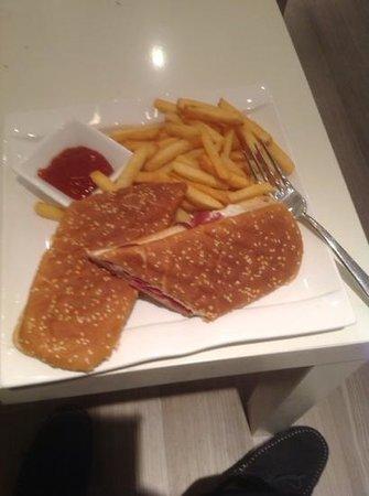 Assalat Alreef Cafe'