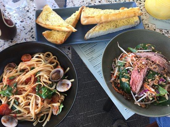 Caves Coastal Bar and Bungalows