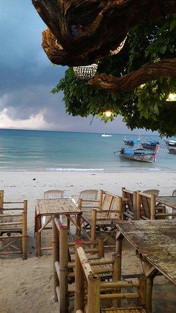 Reuathong Restaurant & Bar