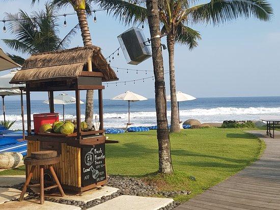 Komune Beach Club