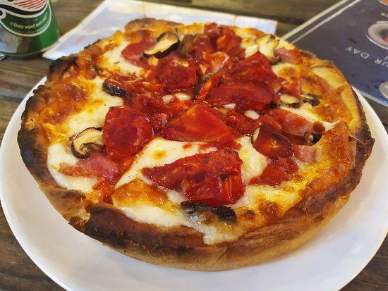 Al's Best Pizza in DaNang