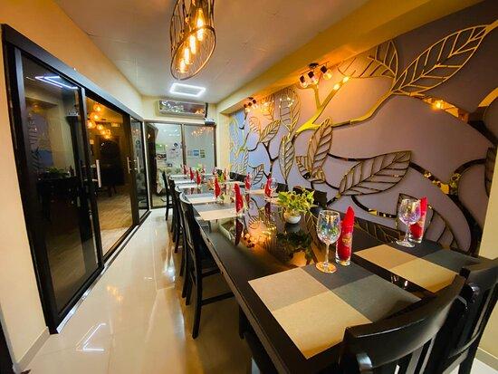 Retro Coffee Bar & Restaurant