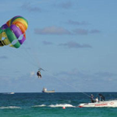 Hollywood Parasail