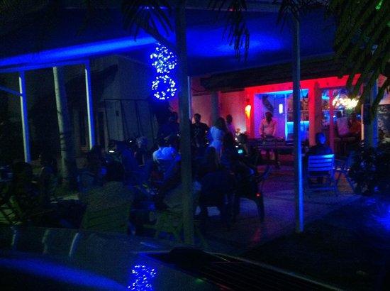 Liqui2 Liquid Lounge