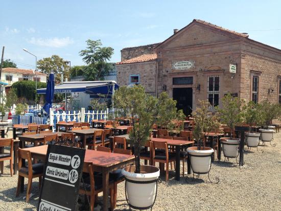 Moshos Taverna