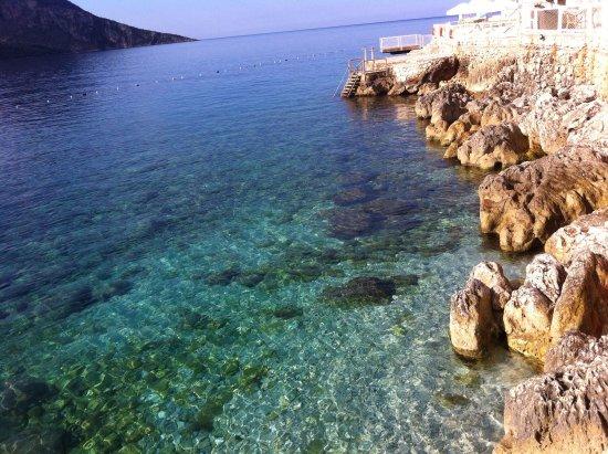 Yali Beach Club