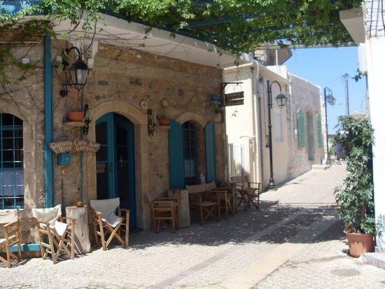 Giannis Cafe Bar